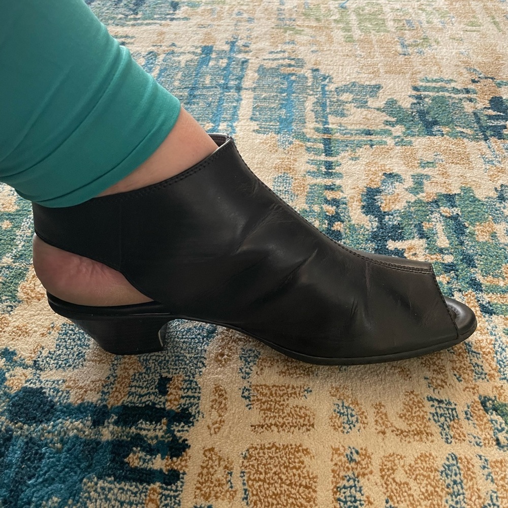 Womens Earth Shoes size 11 “Kristy Black”